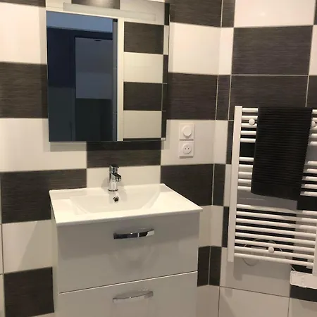 F3 De 80m Independant Dans Maison *